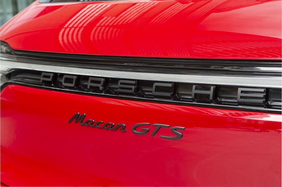 Логотип Porsche Macan GTS (95B) 2020 года  (AU) (фото 9 из 15)